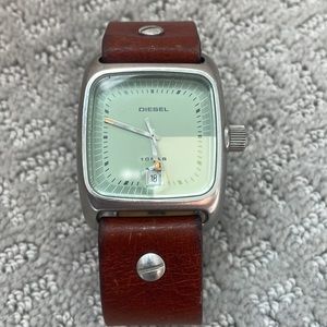 Diesel watch men’s brown leather band.